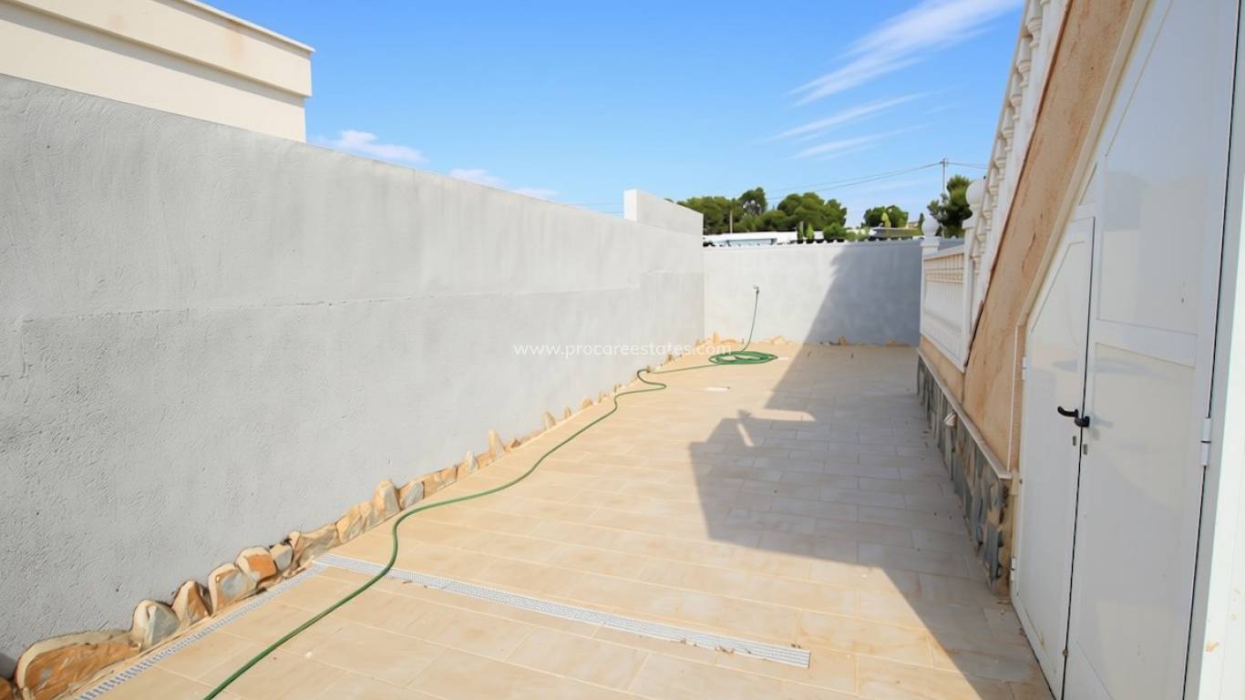 Verkoop - Villa - Orihuela Costa - Campoamor