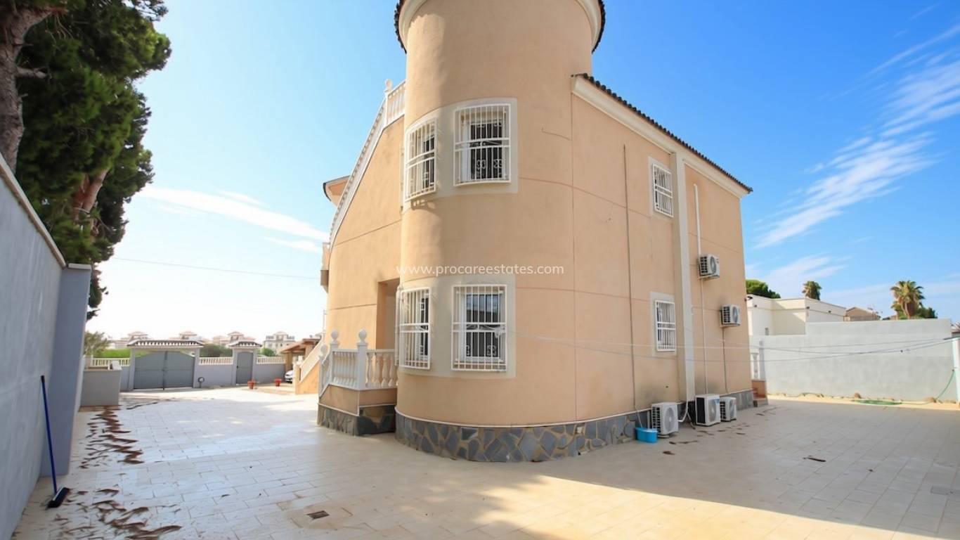 Verkoop - Villa - Orihuela Costa - Campoamor