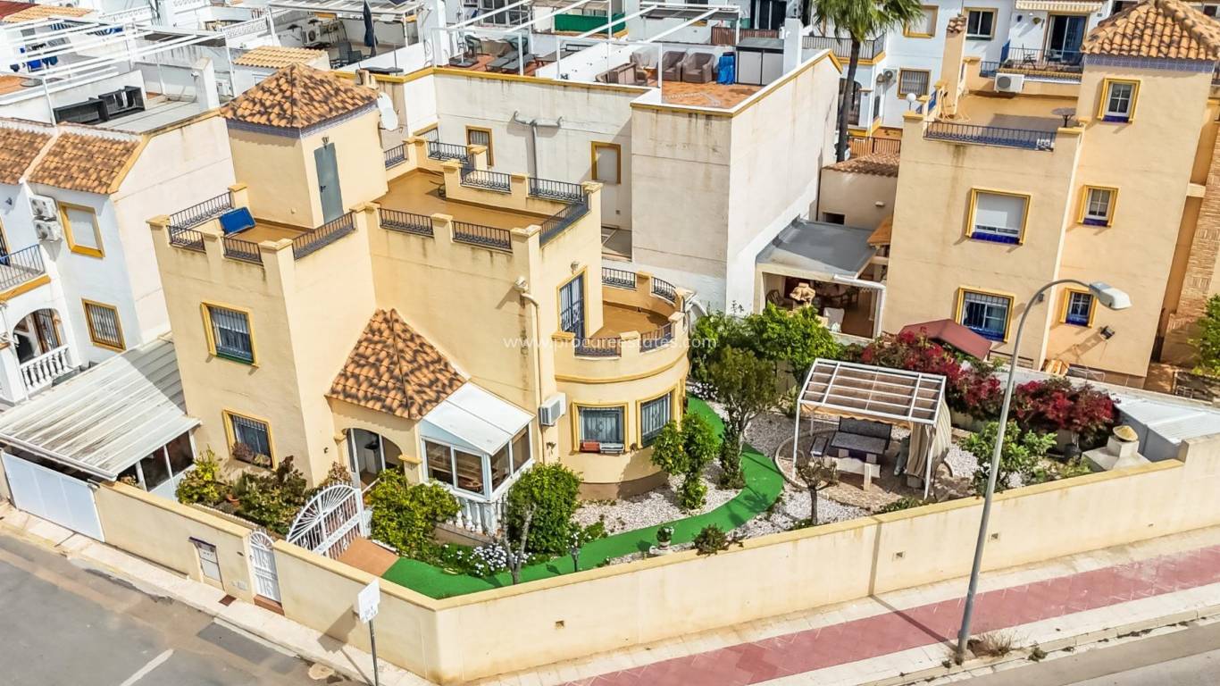 Verkoop - Villa - Orihuela Costa - La Zenia