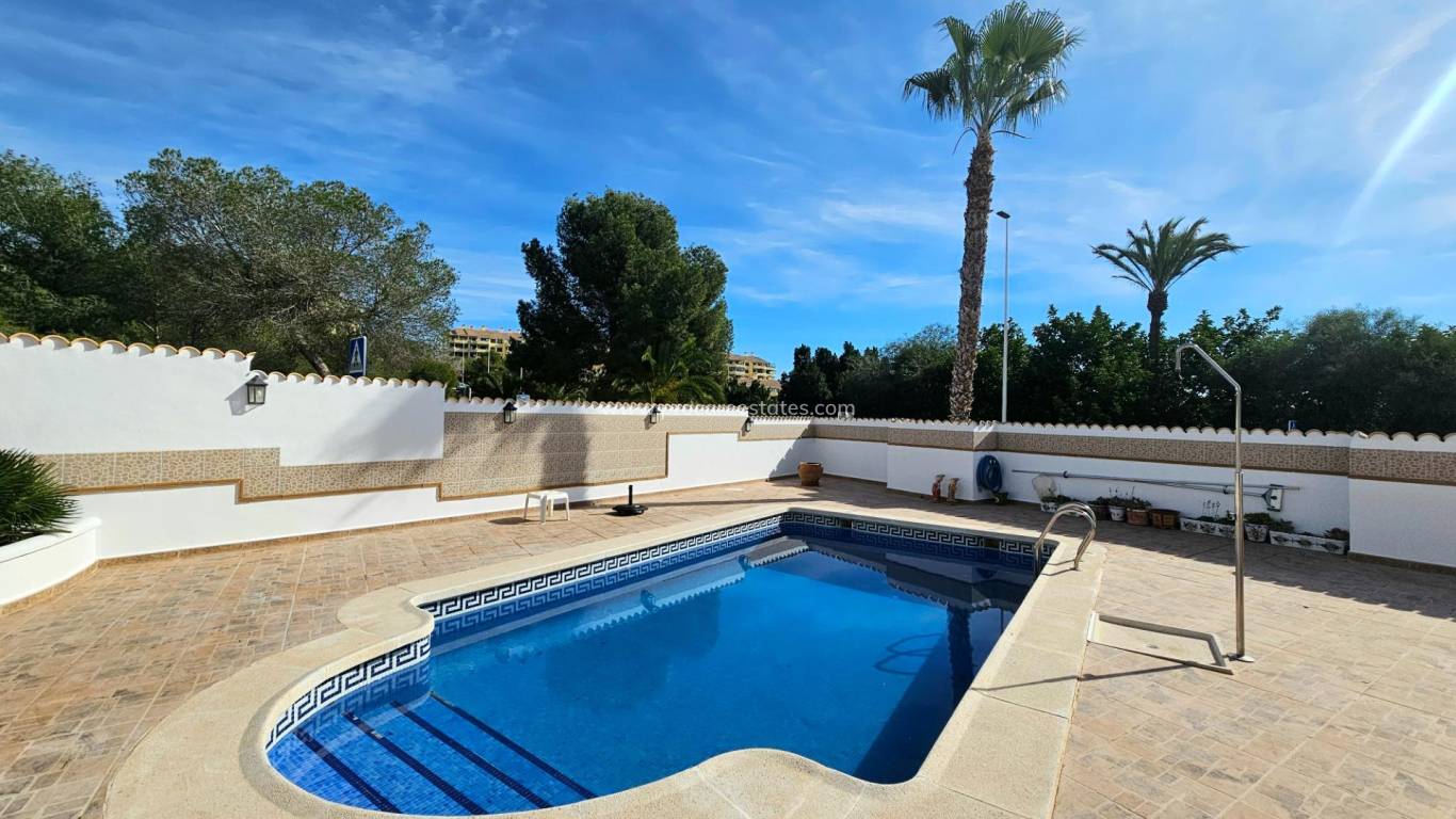 Verkoop - Villa - Orihuela Costa - Lomas de Campoamor-Las Ramblas