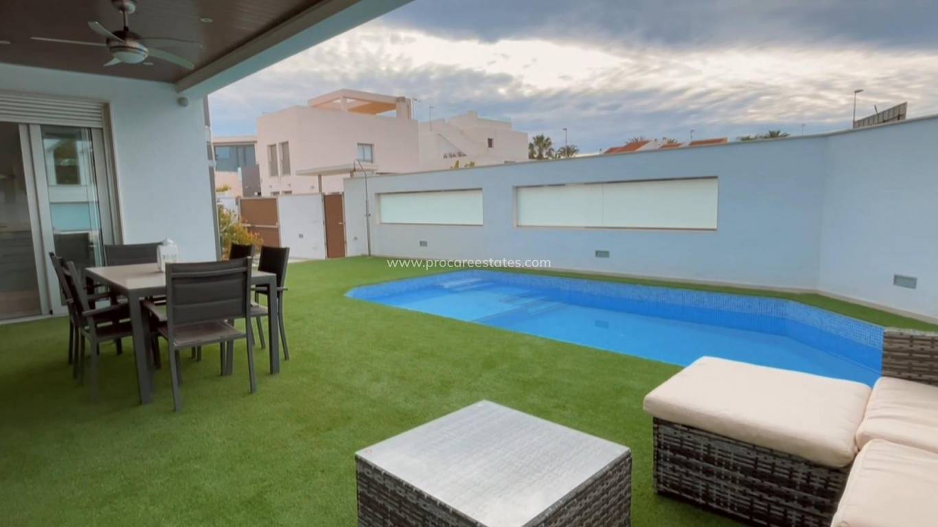 Verkoop - Villa - Orihuela Costa - Mil Palmeras