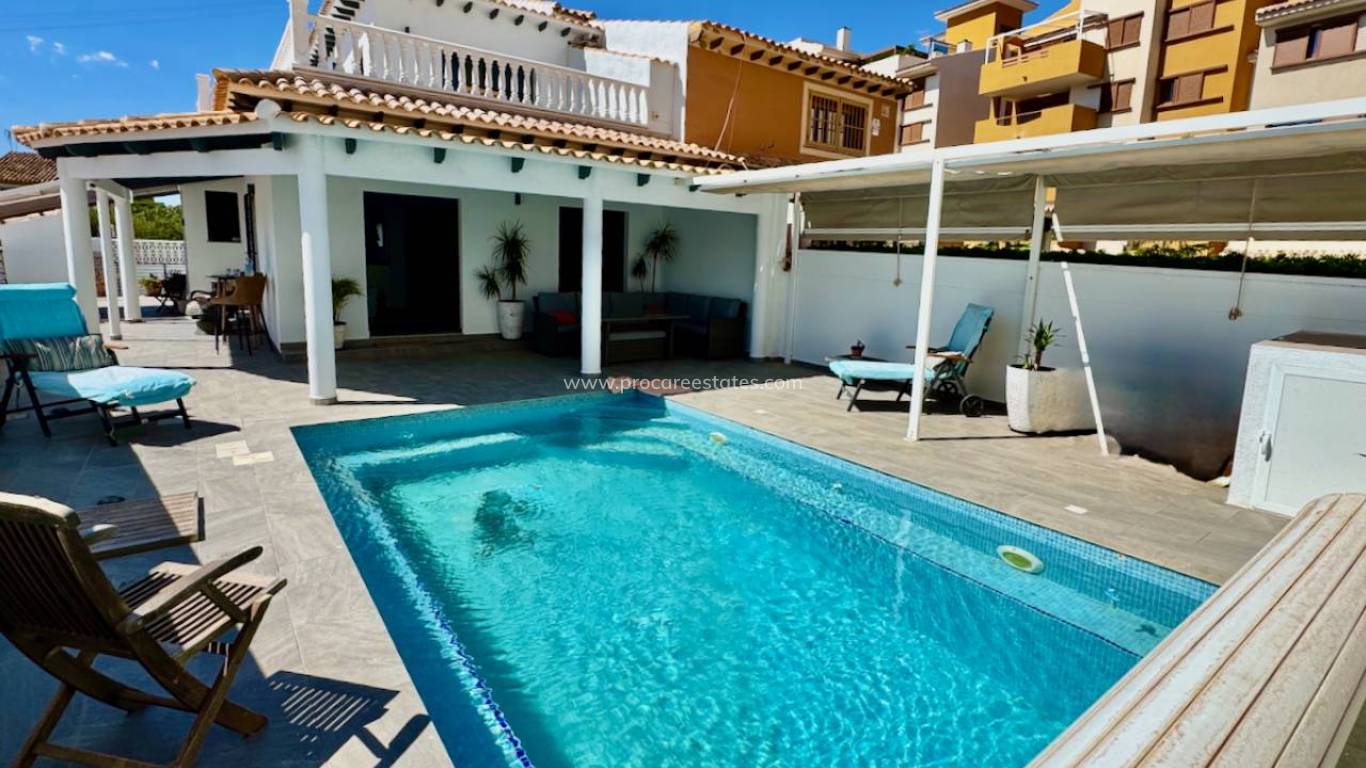 Verkoop - Villa - Orihuela Costa - Punta Prima
