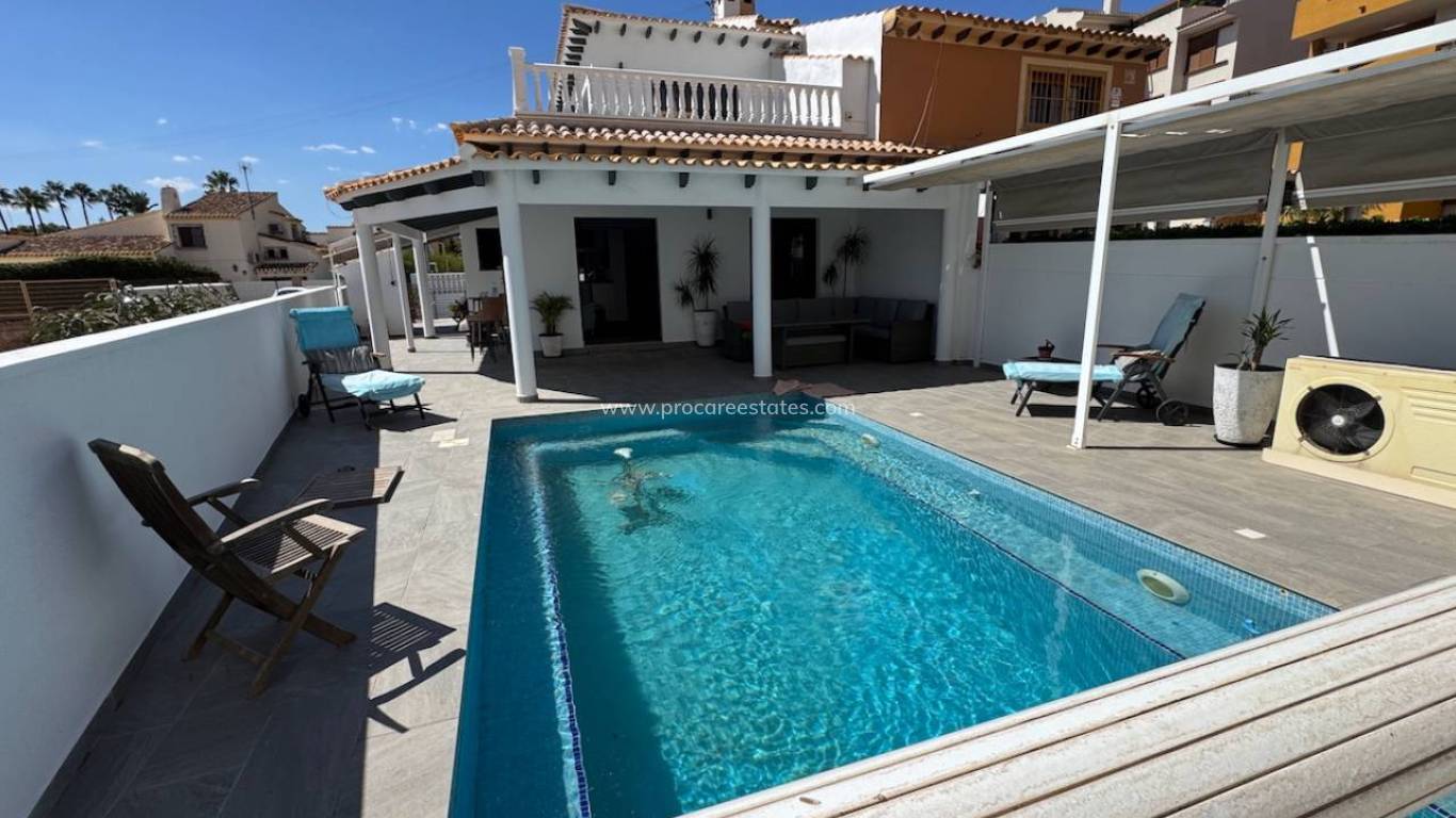 Verkoop - Villa - Orihuela Costa - Punta Prima