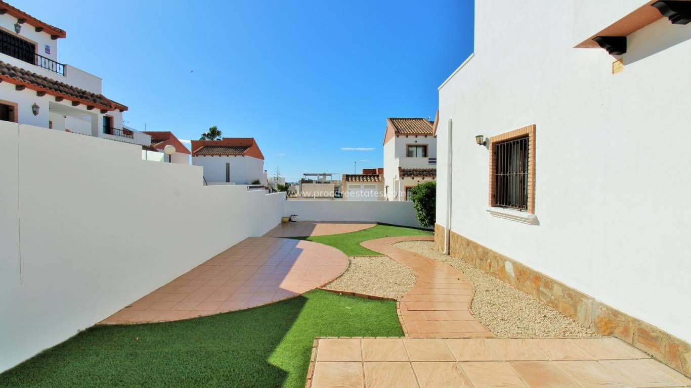 Verkoop - Villa - Orihuela Costa - Villamartin