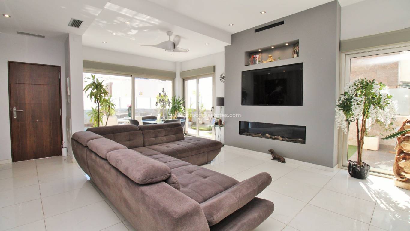 Verkoop - Villa - Orihuela Costa - Villamartin