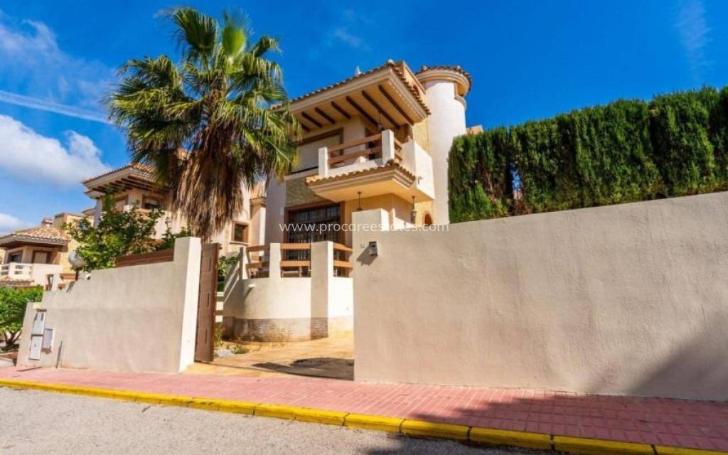 Verkoop - Villa - Orihuela Costa - Villamartin