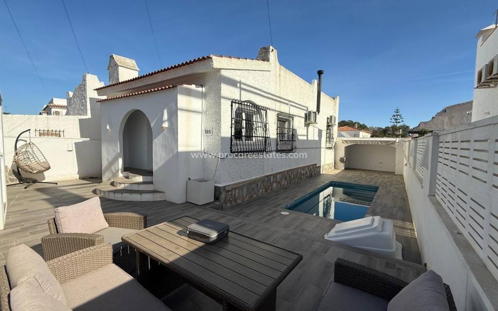 Verkoop - Villa - Orihuela Costa - Villamartin