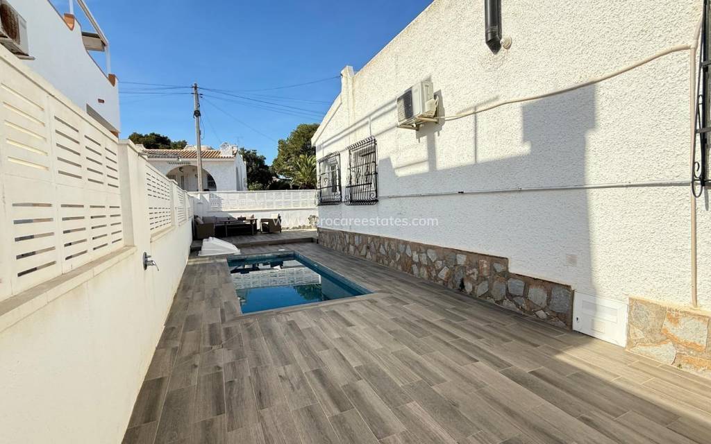 Verkoop - Villa - Orihuela Costa - Villamartin