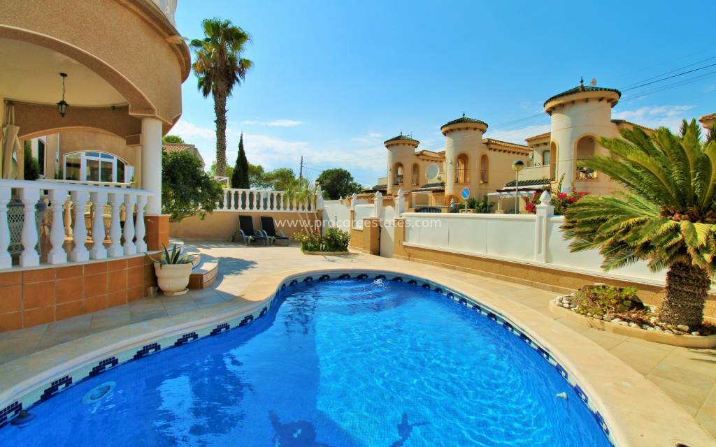 Verkoop - Villa - Orihuela Costa - Villamartin