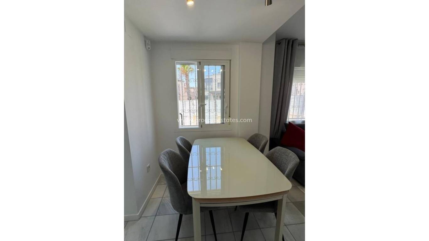 Verkoop - Villa - Torrevieja - Aguas Nuevas