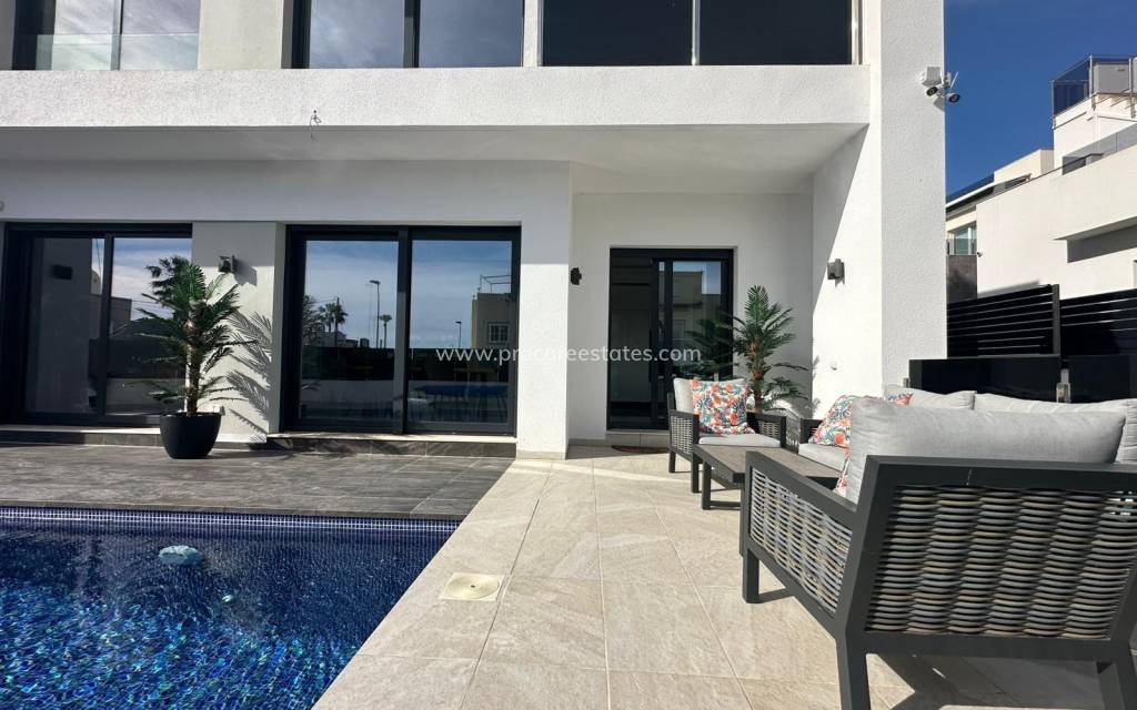 Verkoop - Villa - Torrevieja - Cabo Cervera