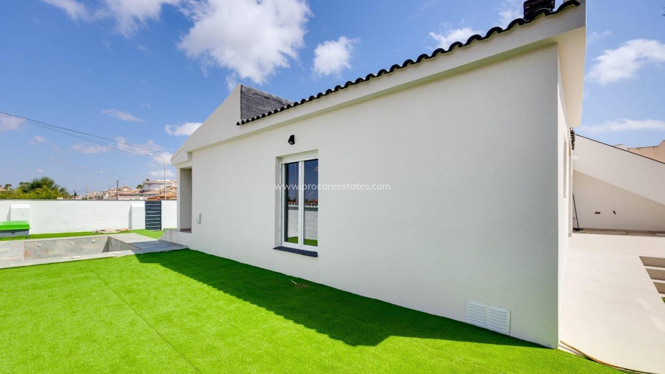 Verkoop - Villa - Torrevieja - El Chaparral