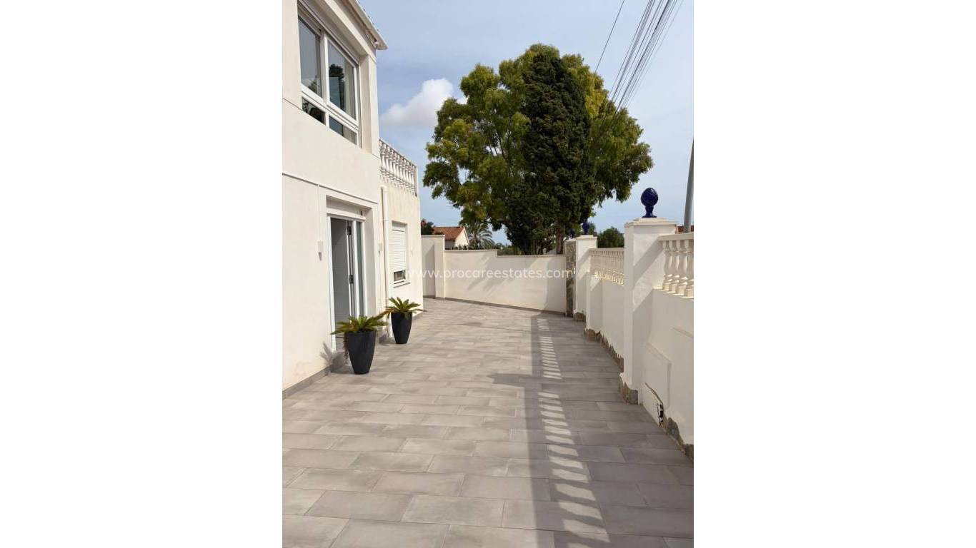 Verkoop - Villa - Torrevieja - Los Balcones - Los Altos del Edén