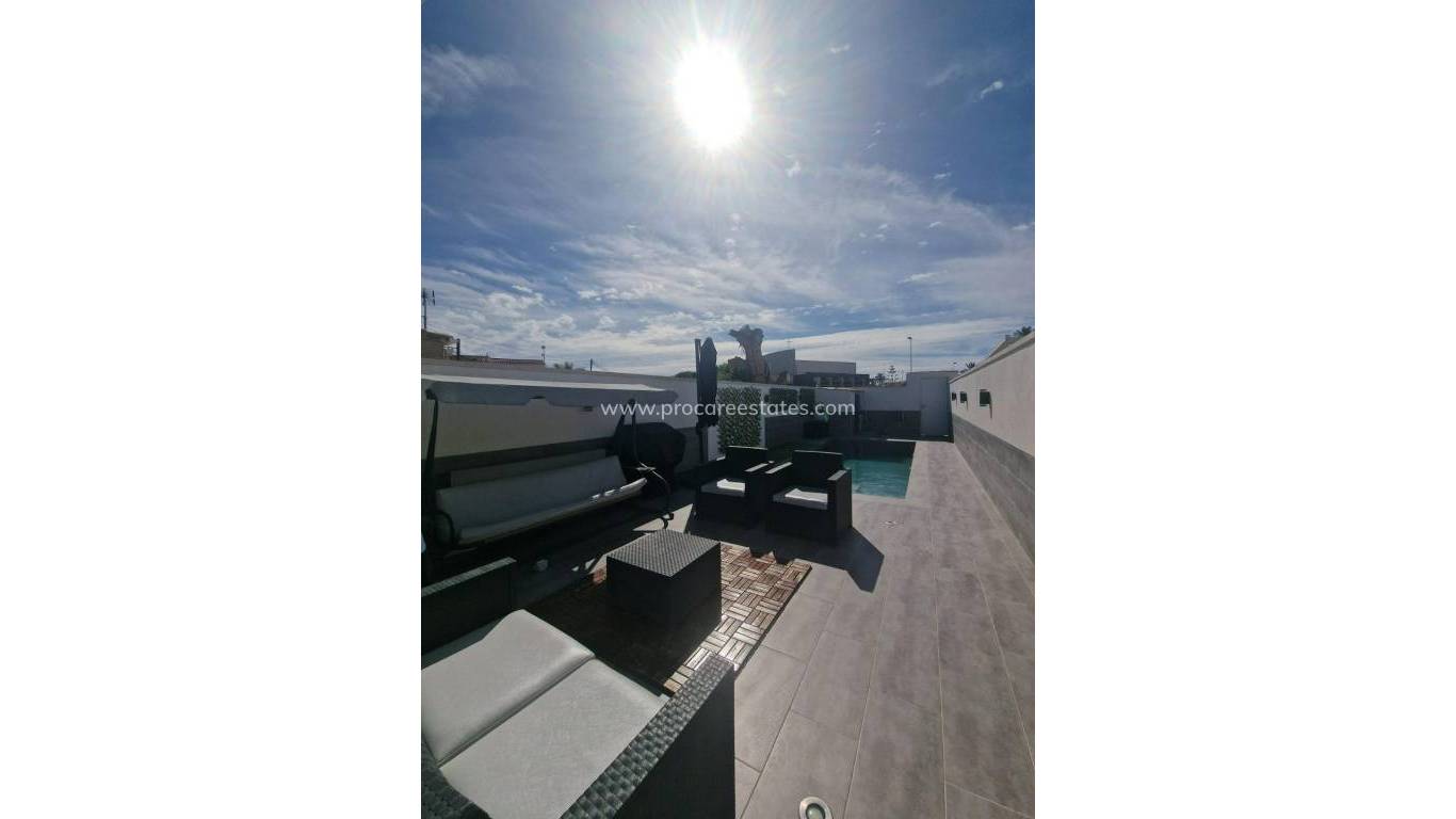 Verkoop - Villa - Torrevieja - Paseo maritimo