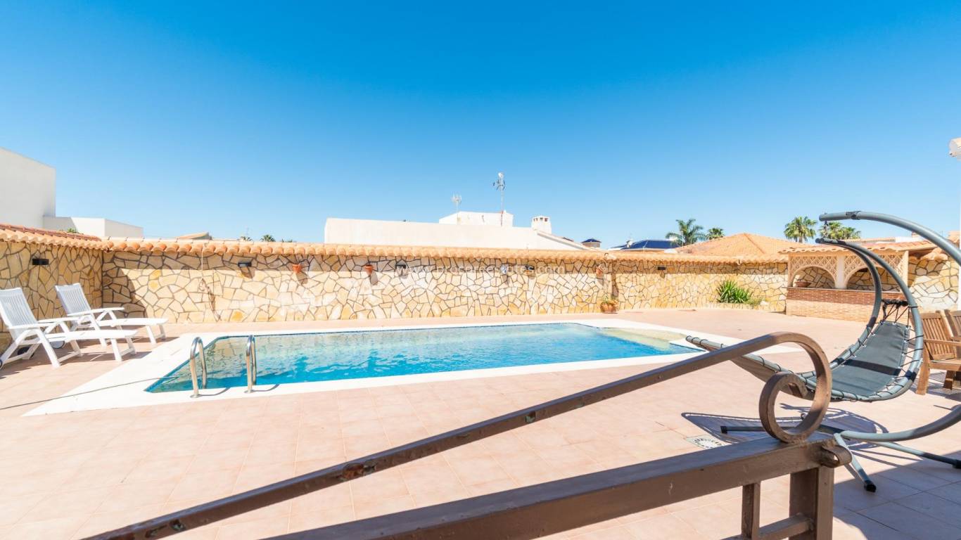 Verkoop - Villa - Torrevieja - Torreta-Florida