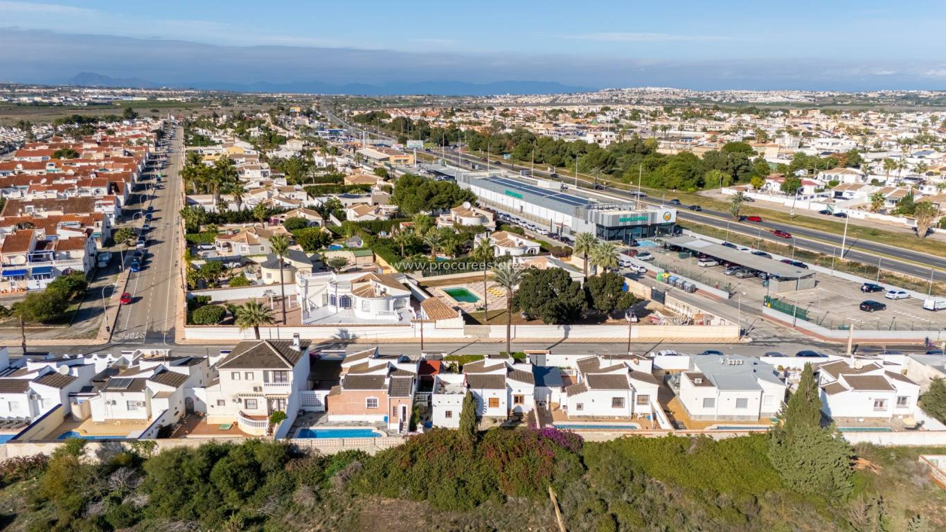 Verkoop - Villa - Torrevieja - Urbanización San Luis