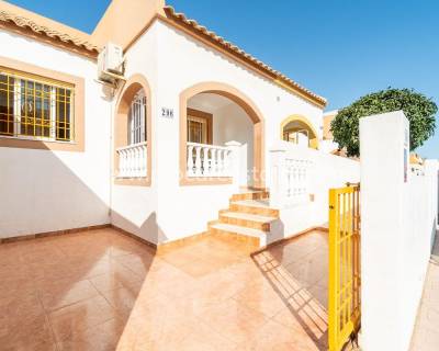 Villa - Resale - Torrevieja - El Chaparral