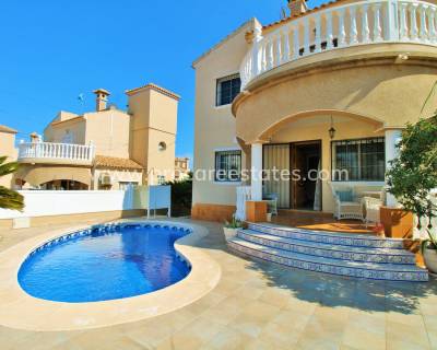 Villa - Verkoop - Orihuela Costa - Villamartin