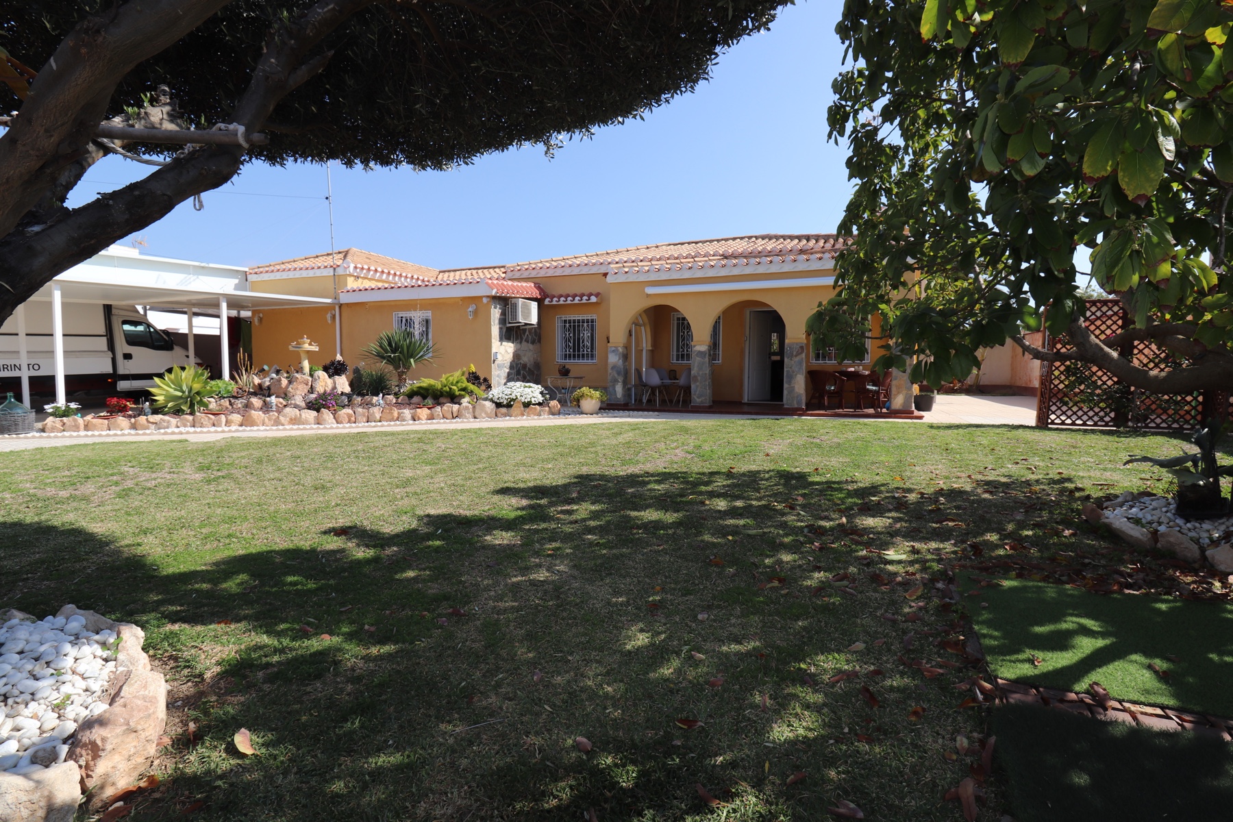 PCE-1369: Villa for sale in Torrevieja