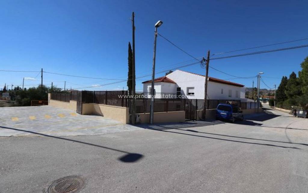 Resale - Commercial property - Fortuna